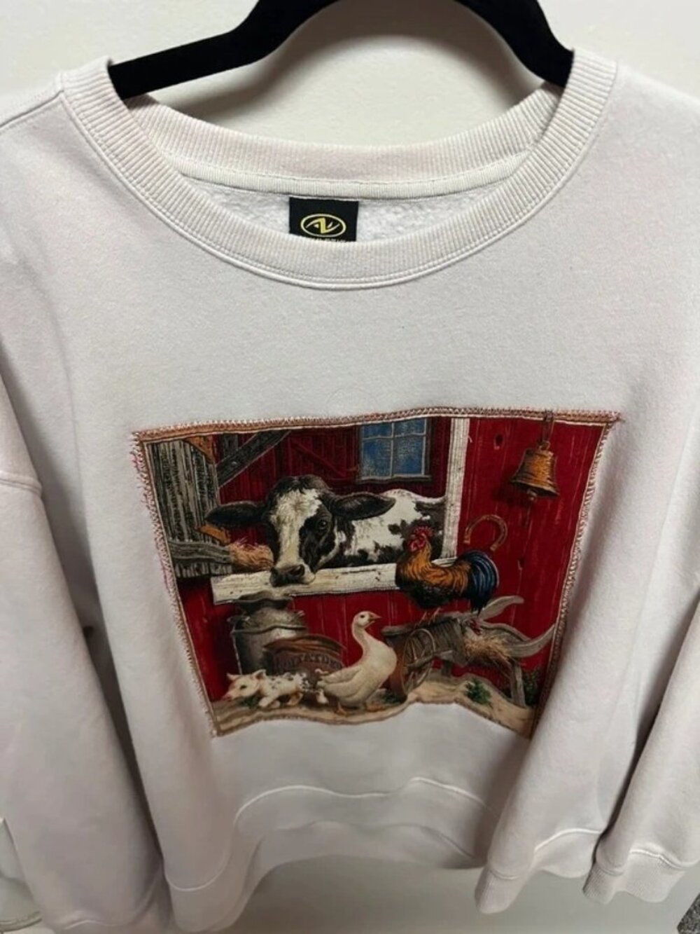 Vintage Cream Upcycled Farm Scene Graphic Sweatshirt — Size XL / US 16–18